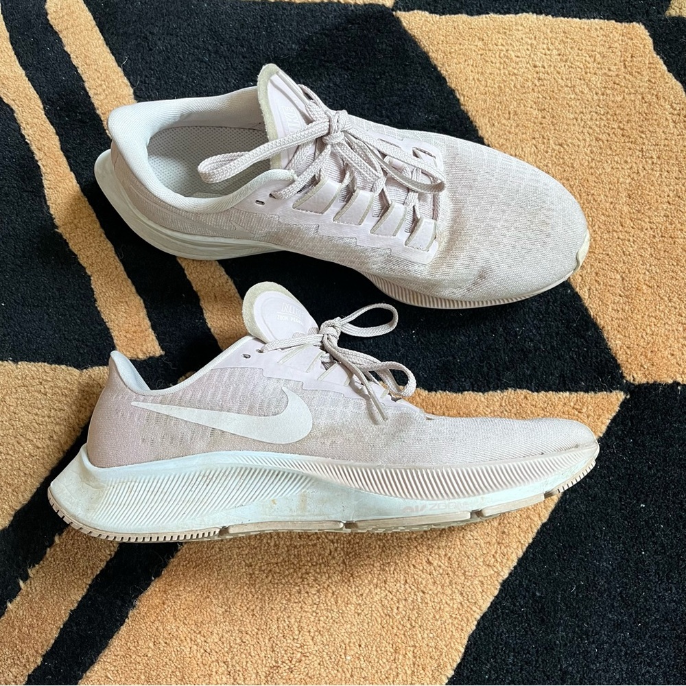 Nike Air Zoom Pegasus 37 Women's Road Running Shoes  Size 9.5